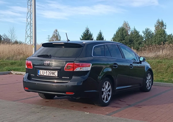 Toyota Avensis cena 18500 przebieg: 312000, rok produkcji 2009 z Warszawa małe 277
